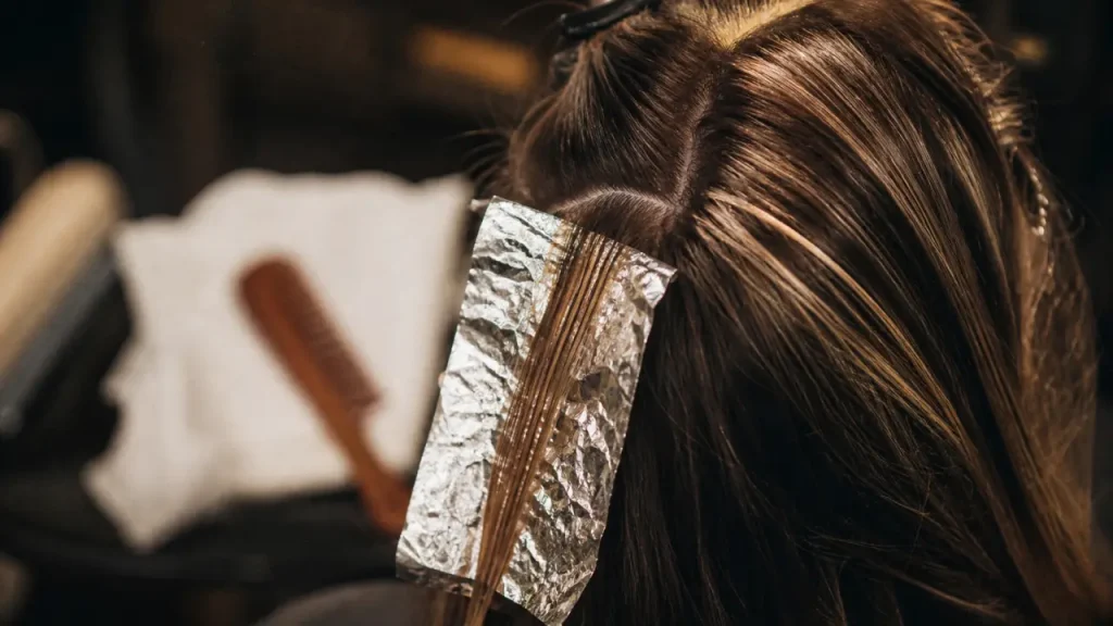 Balayage ou mèches : reflets fondus ou contraste assumé ?